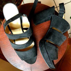Naturalizer Black Chunky Heels with 4" Heel